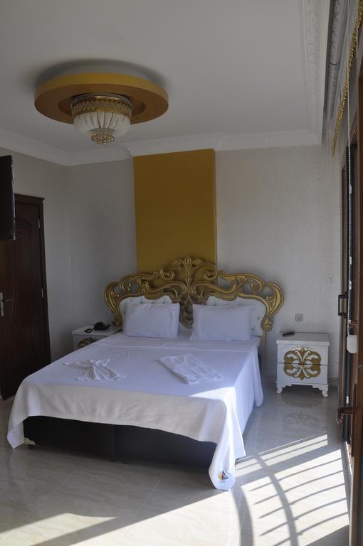 Alev Palace Otel Arsuz Szoba fotó