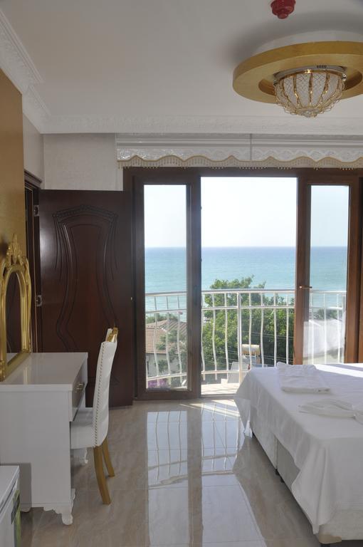 Alev Palace Otel Arsuz Szoba fotó